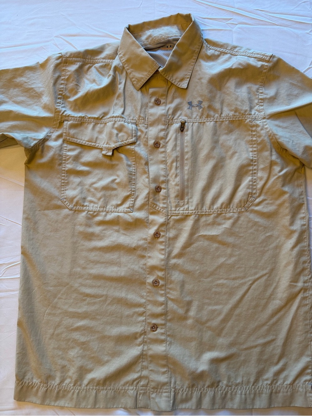 Under Armour Men's Short-Sleeve Button-Up Shirt Jacket in Khaki